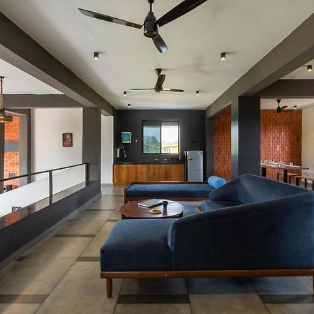 Two Villa By Stayvista With Infinity Pool, Farm & Mountain Views, Modern Interiors كارجات المظهر الخارجي الصورة
