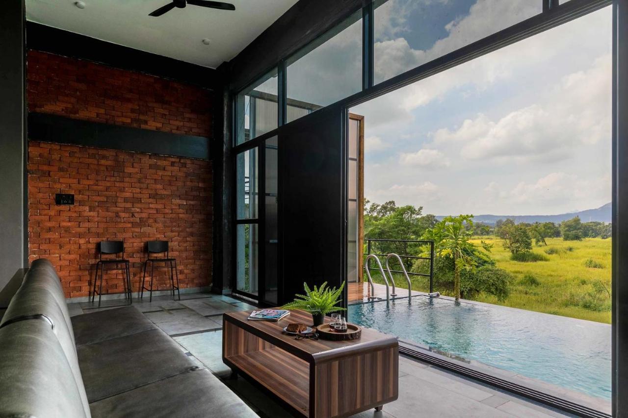 Two Villa By Stayvista With Infinity Pool, Farm & Mountain Views, Modern Interiors كارجات المظهر الخارجي الصورة