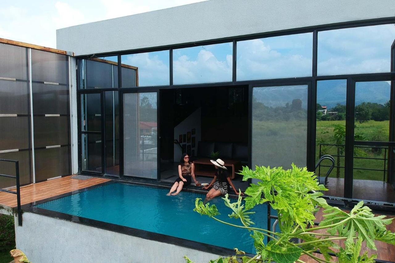Two Villa By Stayvista With Infinity Pool, Farm & Mountain Views, Modern Interiors كارجات المظهر الخارجي الصورة